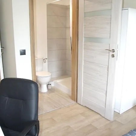 White Przy Wyspie Opatowickiej Kwatera prywatna *