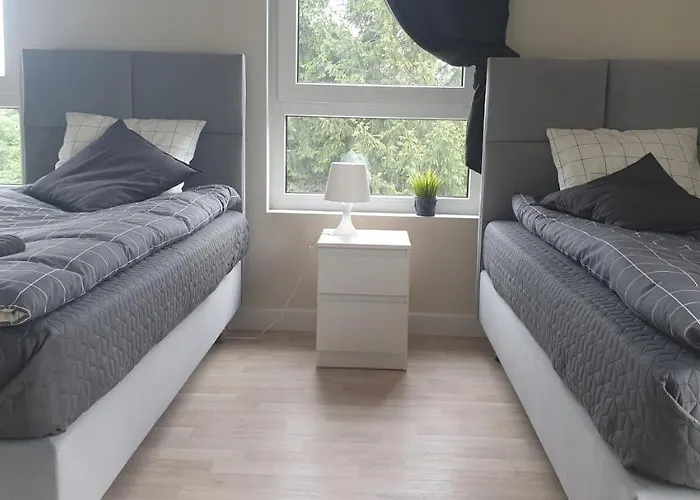 White Przy Wyspie Opatowickiej Homestay *