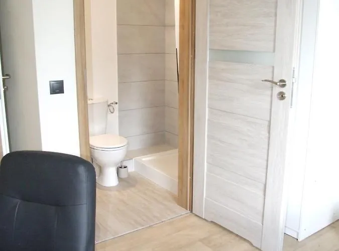 White Przy Wyspie Opatowickiej Homestay *